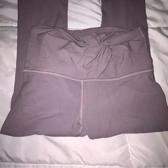 Lululemon Align High-Rise Tight 28" *Twist Waist - Picture 6 of 12